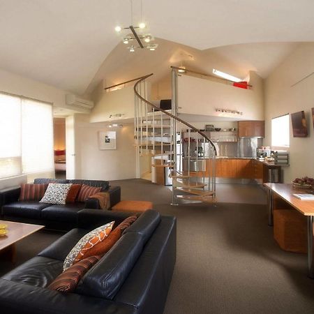Twofourtwo Boutique Apartments Λόντσεστον Εξωτερικό φωτογραφία