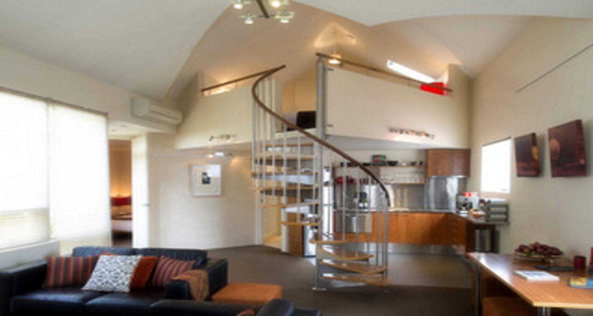Twofourtwo Boutique Apartments Λόντσεστον Εξωτερικό φωτογραφία