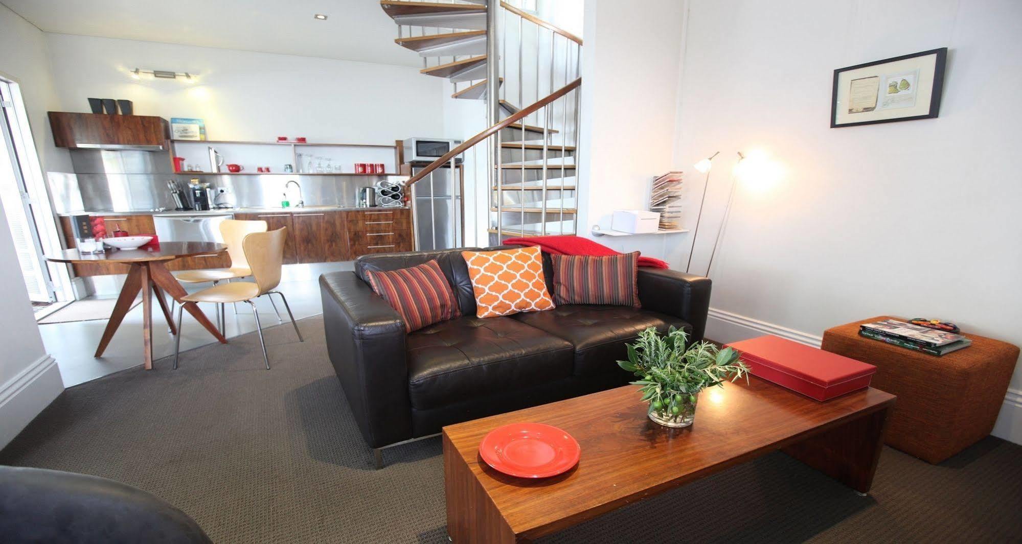 Twofourtwo Boutique Apartments Λόντσεστον Εξωτερικό φωτογραφία