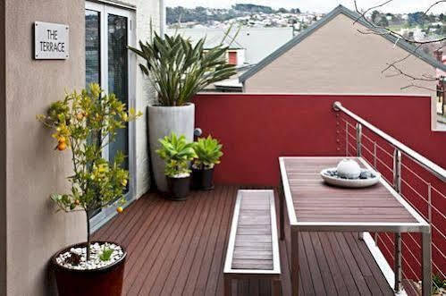 Twofourtwo Boutique Apartments Λόντσεστον Εξωτερικό φωτογραφία